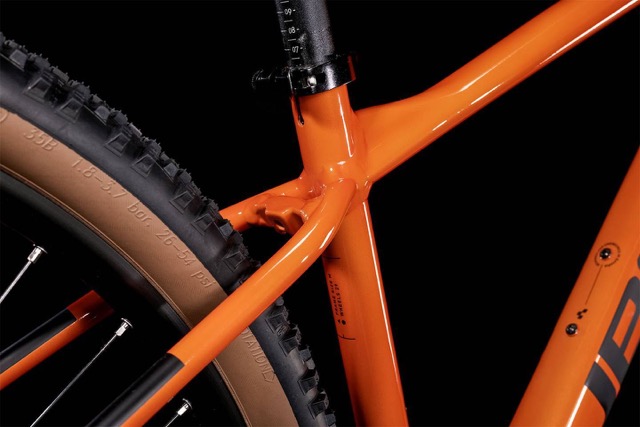 Bici CUBE Attention burnt orange ́n ́black 2022